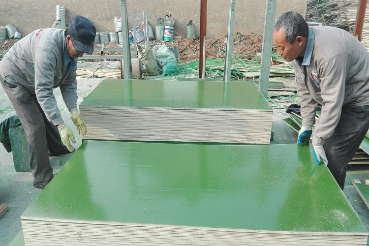 引领建筑新潮流：塑面/覆塑建筑模板，打造高品质工程的高效之选